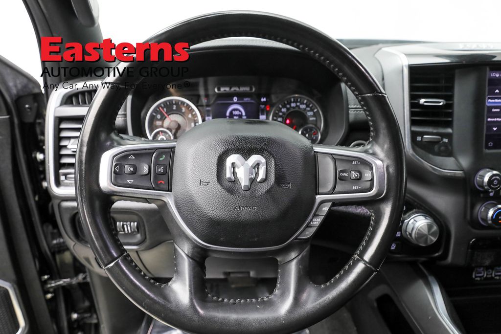 Vehicle image 41 of 66