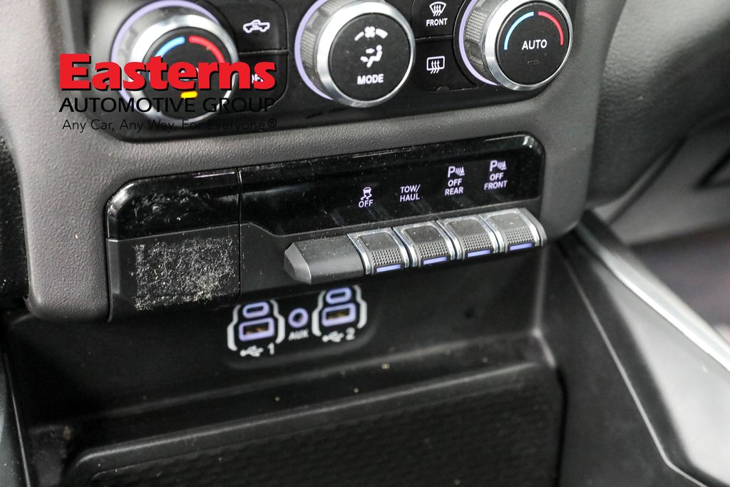 Vehicle image 51 of 66