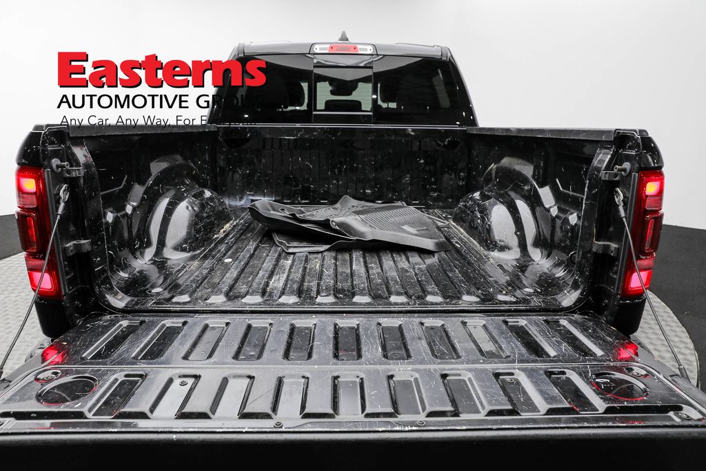 Vehicle image 40 of 66