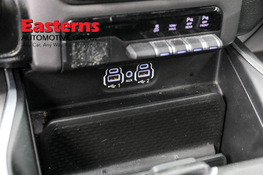 Vehicle image 52 of 66
