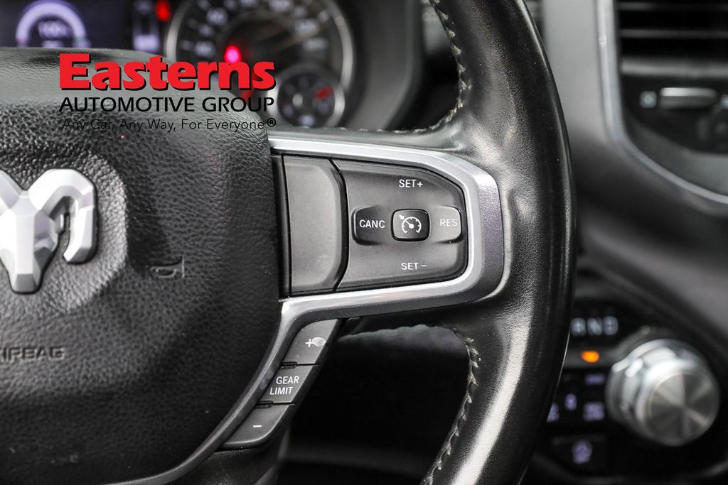 Vehicle image 47 of 66