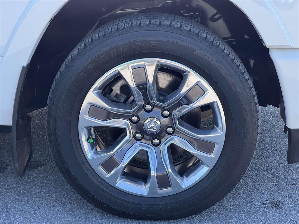 Vehicle image 9 of 30