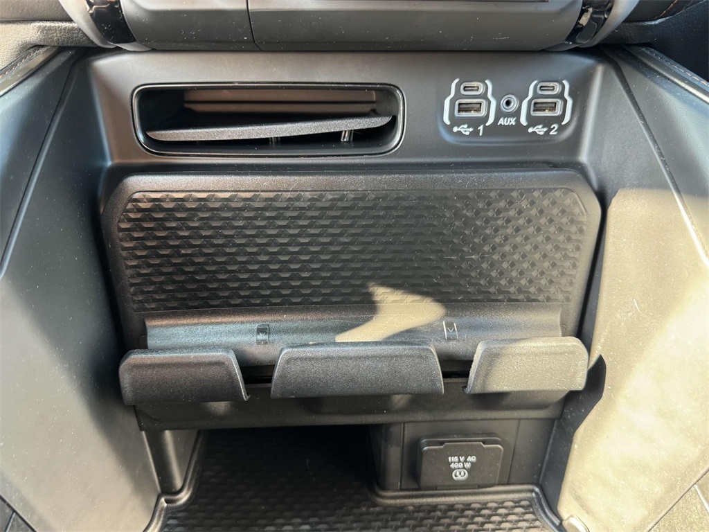 Vehicle image 25 of 30