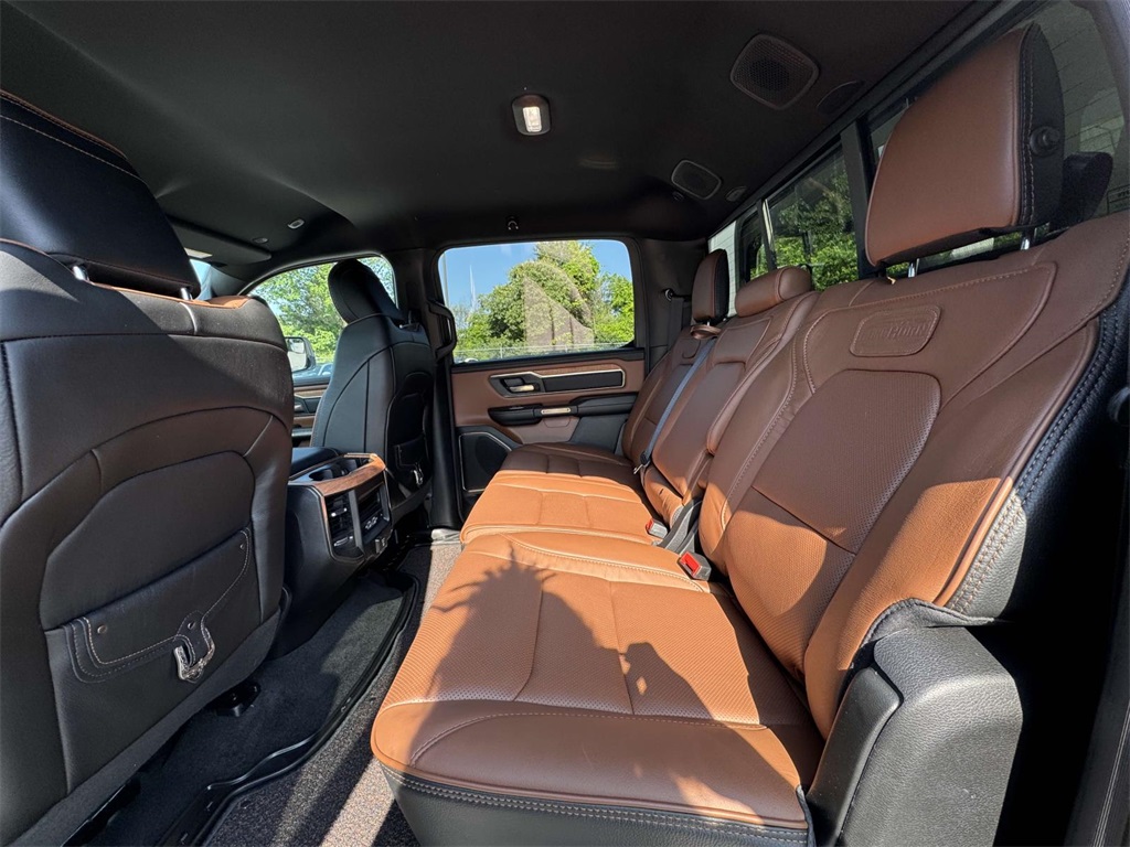 Vehicle image 11 of 30
