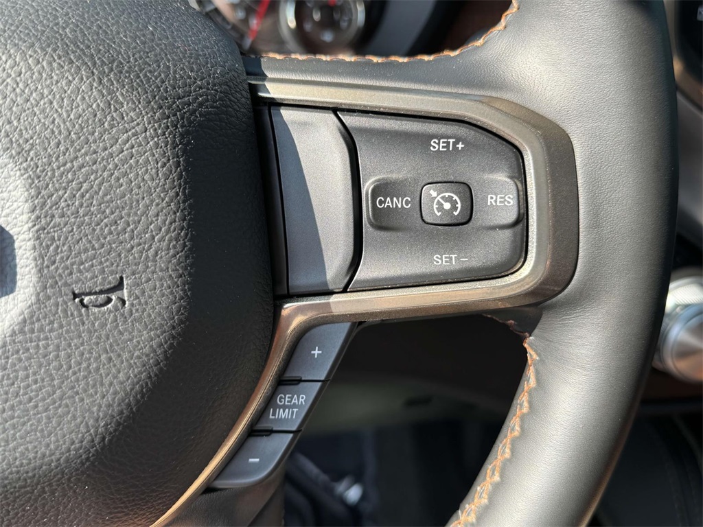 Vehicle image 16 of 30