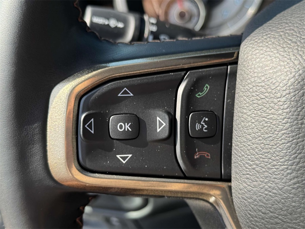 Vehicle image 22 of 30