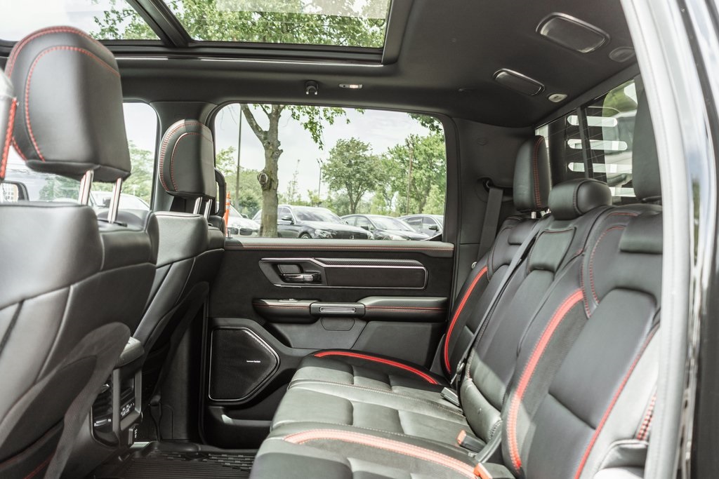 Vehicle image 12 of 39