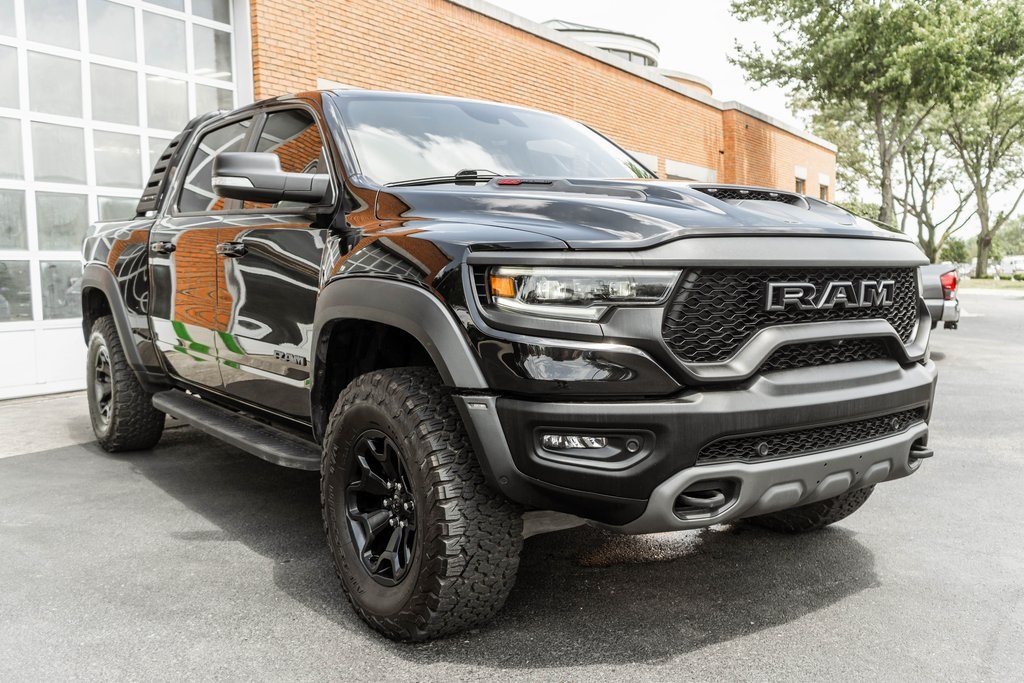 Vehicle image 4 of 39