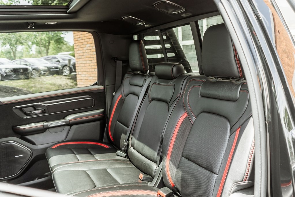 Vehicle image 11 of 39