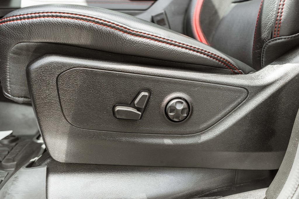 Vehicle image 36 of 39