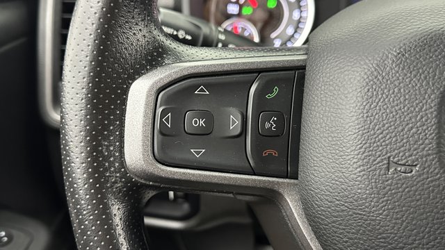 Vehicle image 24 of 33