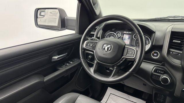 Vehicle image 15 of 33