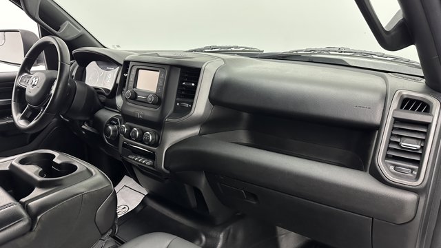 Vehicle image 16 of 33