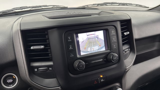 Vehicle image 21 of 33