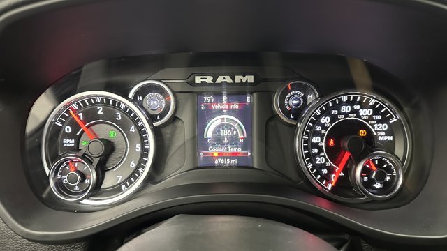 Vehicle image 20 of 33