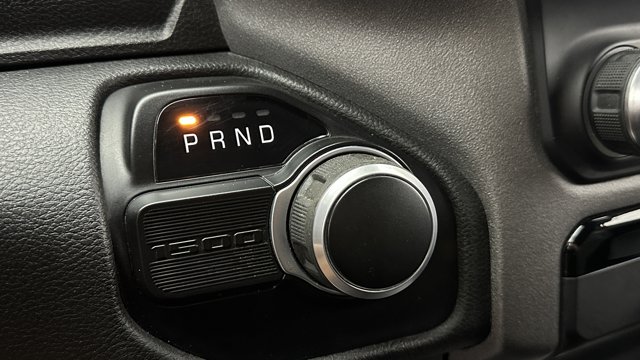 Vehicle image 30 of 33
