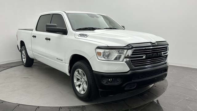 Vehicle image 3 of 33