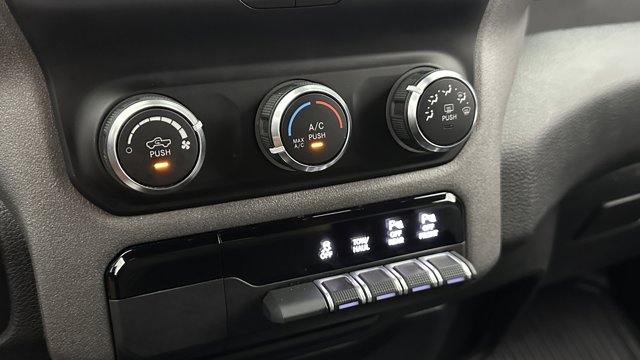 Vehicle image 29 of 33