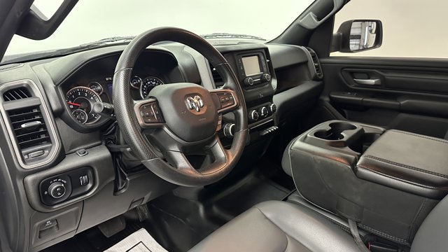 Vehicle image 17 of 33
