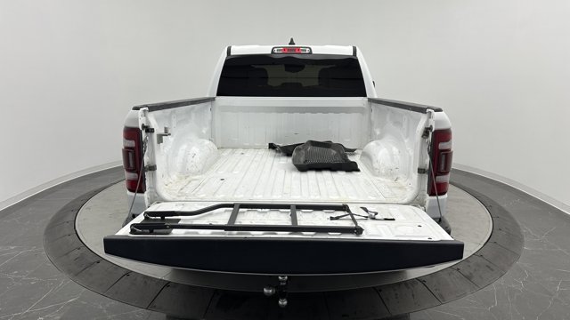 Vehicle image 7 of 33