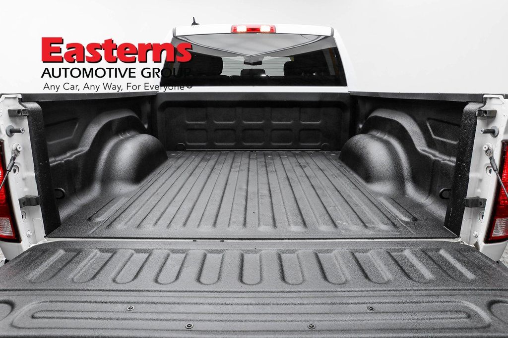 Vehicle image 39 of 61
