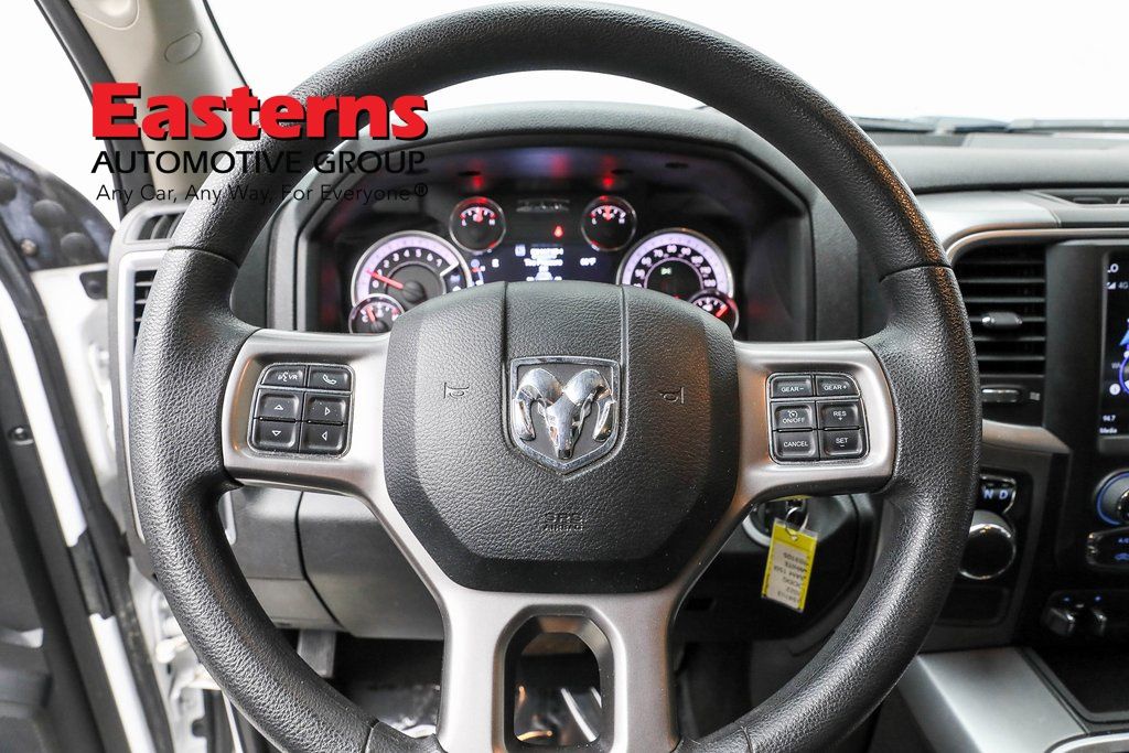 Vehicle image 40 of 61