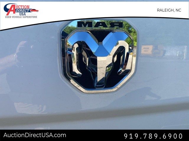 Vehicle image 13 of 28
