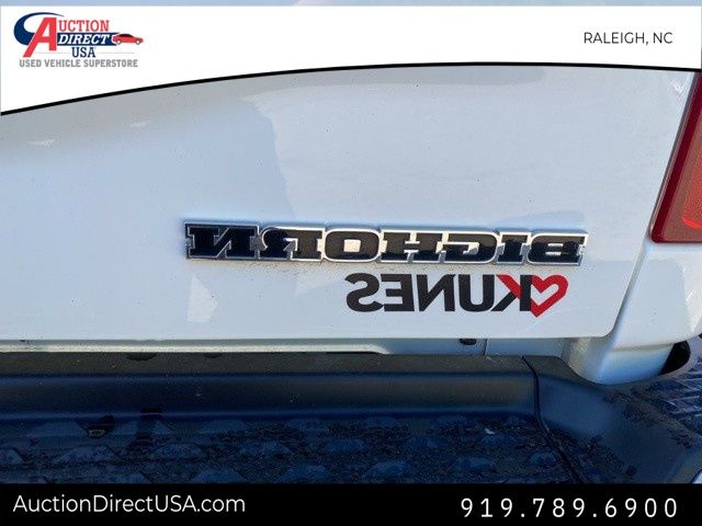 Vehicle image 14 of 28