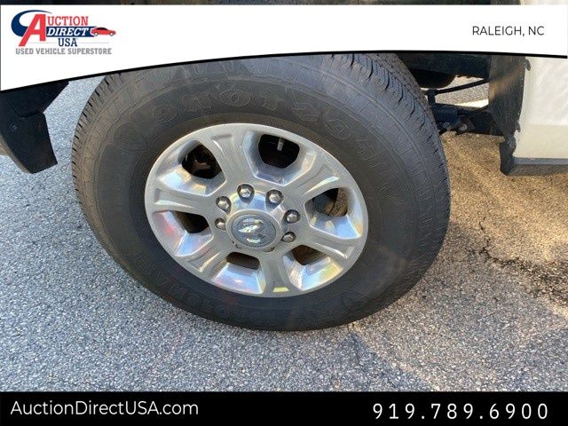 Vehicle image 9 of 28