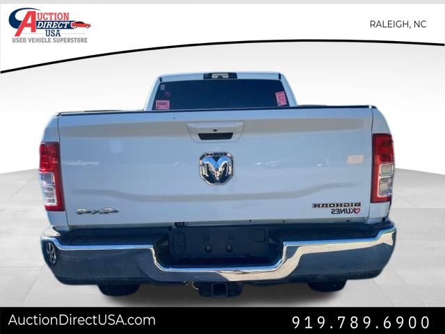 Vehicle image 4 of 28