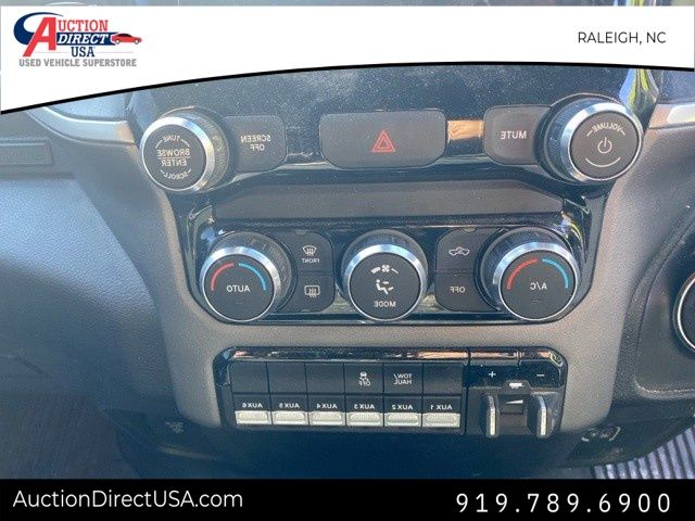 Vehicle image 18 of 28