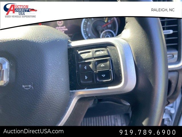 Vehicle image 24 of 28