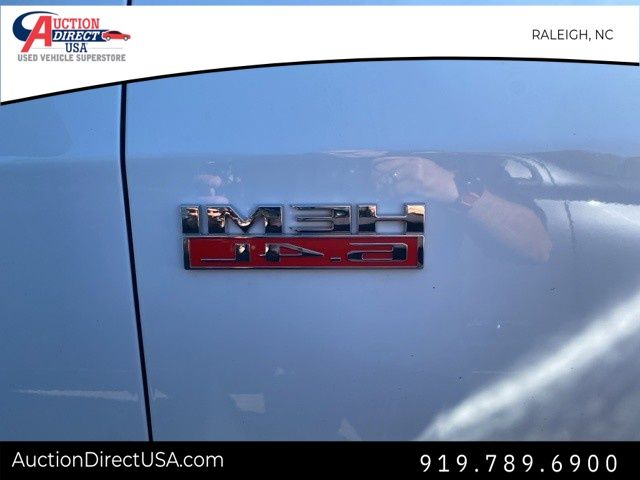 Vehicle image 8 of 28