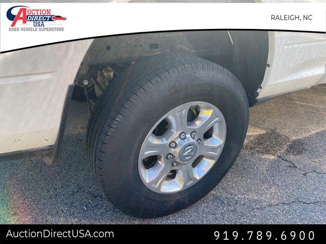 Vehicle image 15 of 28