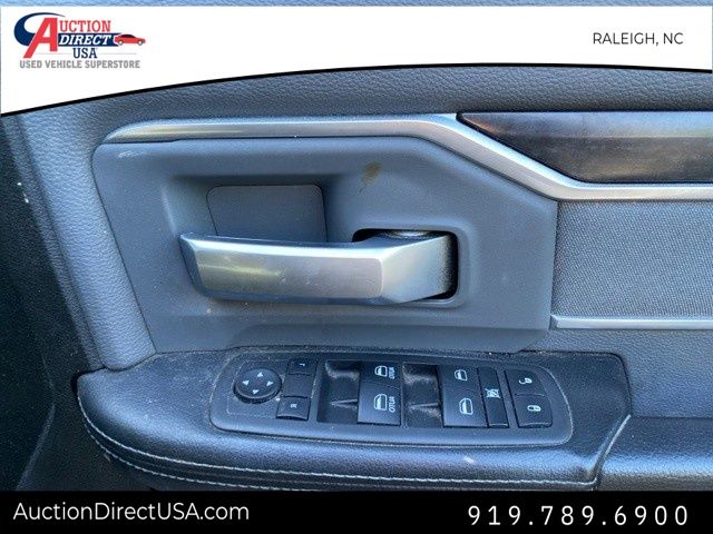 Vehicle image 16 of 28