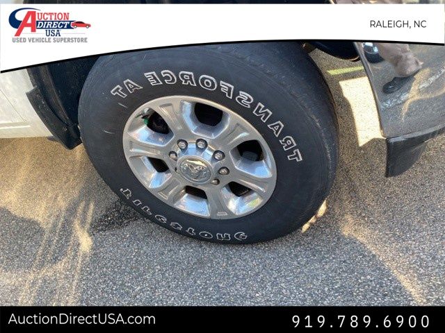 Vehicle image 6 of 28