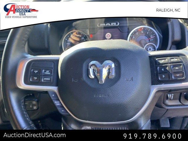 Vehicle image 25 of 28
