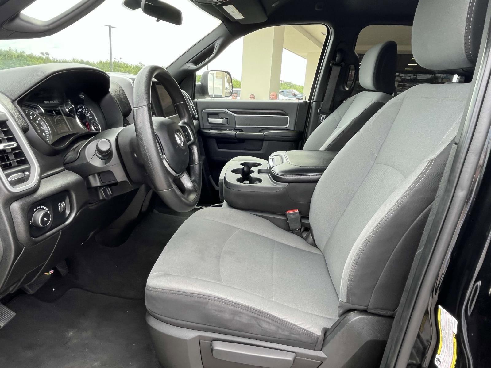 Vehicle image 12 of 25