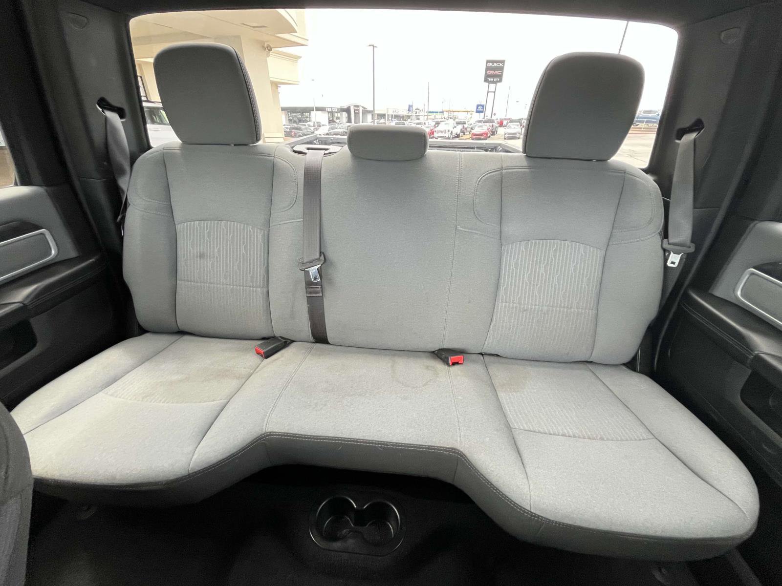 Vehicle image 17 of 25