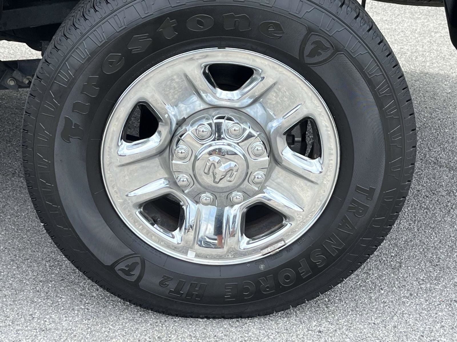 Vehicle image 10 of 25