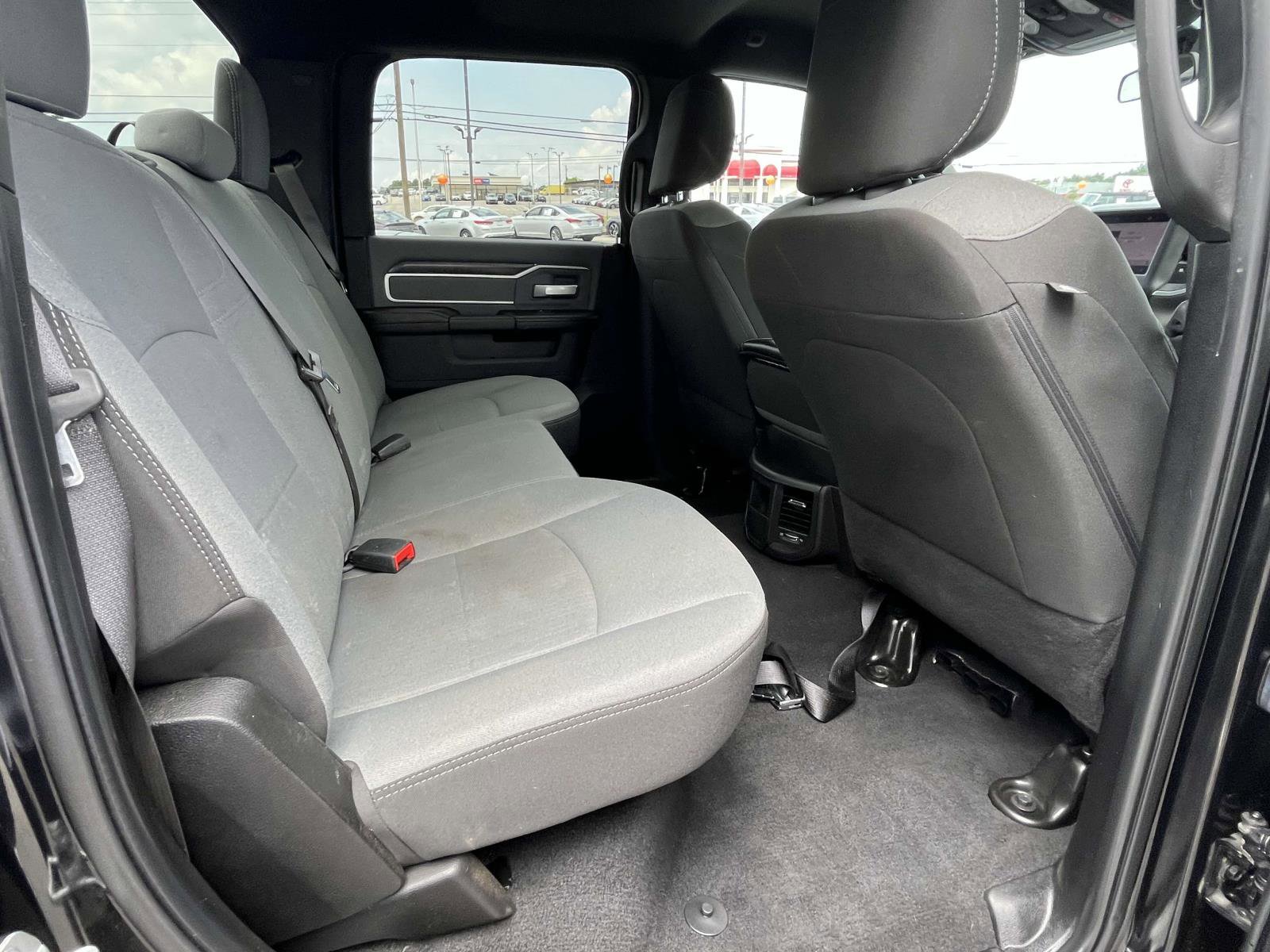 Vehicle image 18 of 25