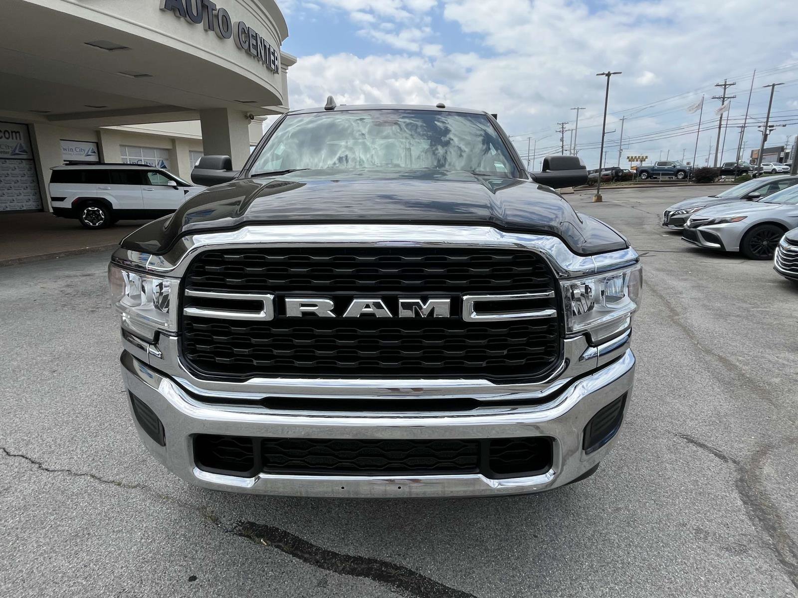 Vehicle image 7 of 25