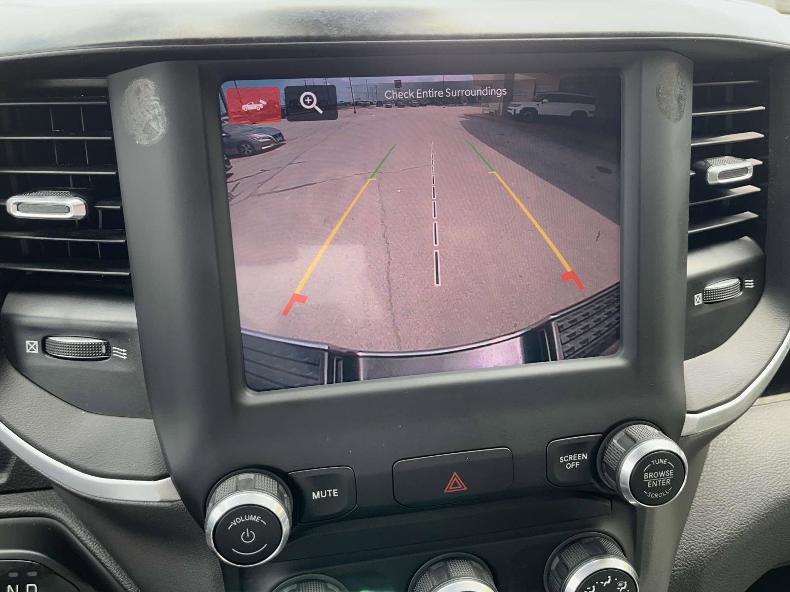 Vehicle image 21 of 25
