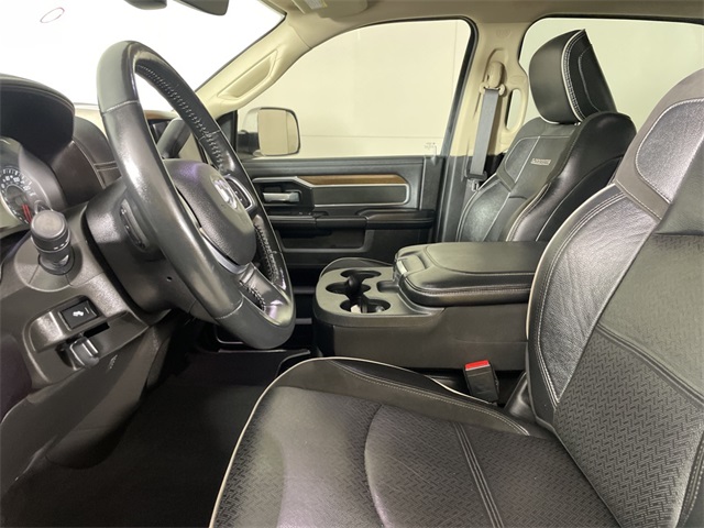 Vehicle image 39 of 43
