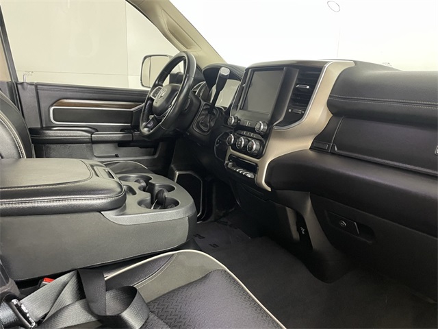 Vehicle image 36 of 43