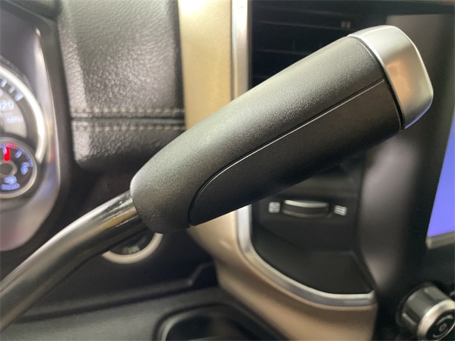 Vehicle image 28 of 43