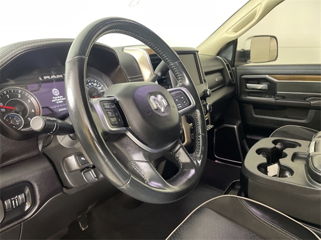 Vehicle image 21 of 43