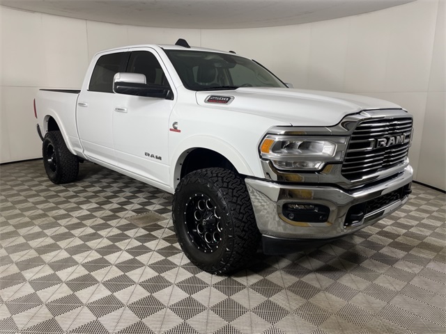 Vehicle image 3 of 43