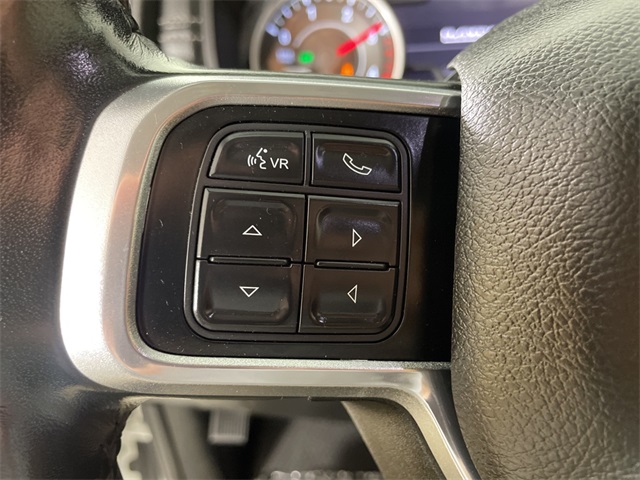 Vehicle image 35 of 43
