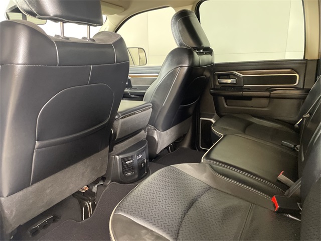Vehicle image 16 of 43